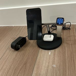 Belkin 3 in 1 charging station for Apple
